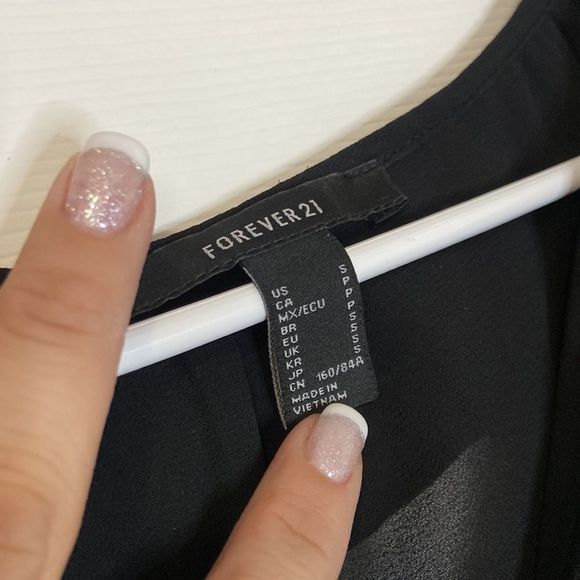 Forever 21 Sheer Chiffon Sleeved Blouse with Tie - Picture 4 of 7